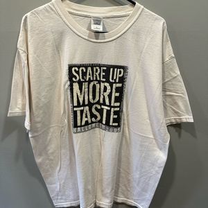 ⭐️ TWO FOR $15 ⭐️ 
Y2K 2005 Miller Halloween T Shirt